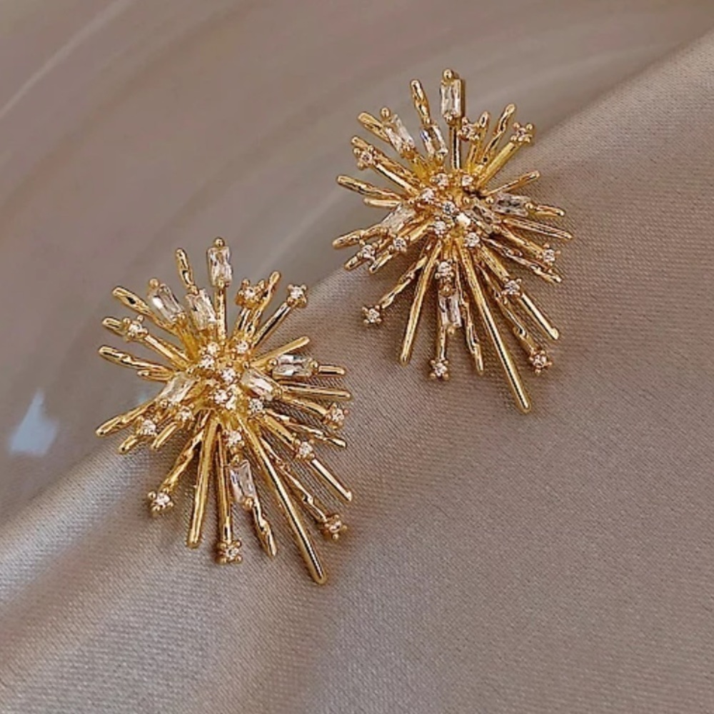 𝅺new 18k Gold Sparkle Fireworks Stud Earrings Party Earrings - Picture 6 of 7